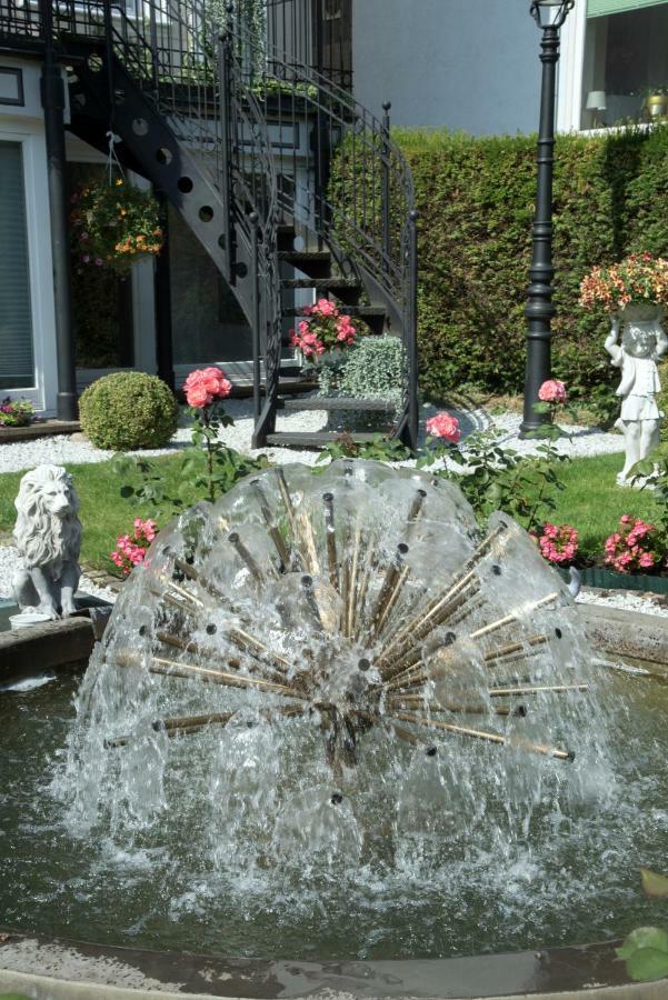 Hotel Villa Am Kurpark Бад-Гомбург-фор-дер-Гее Екстер'єр фото